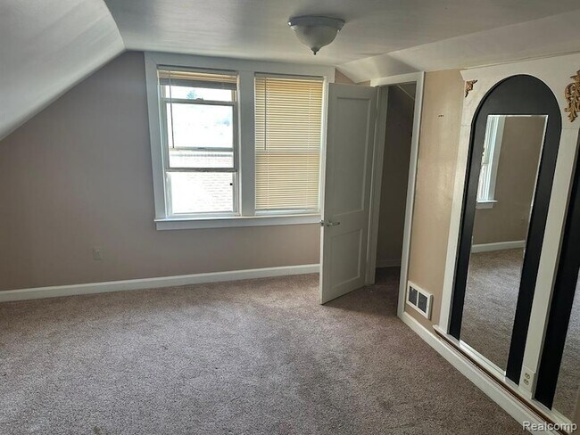 Building Photo - 5697 Mayburn St