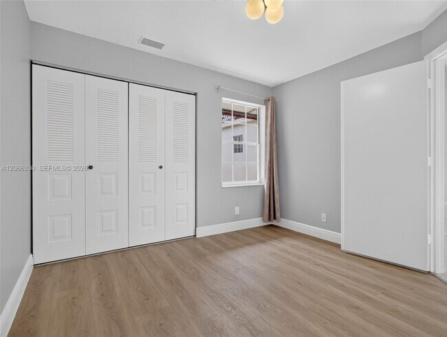 Building Photo - 1520 Seabay Rd