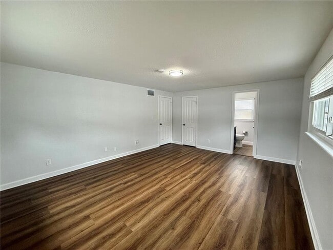 Building Photo - 901 Concord St