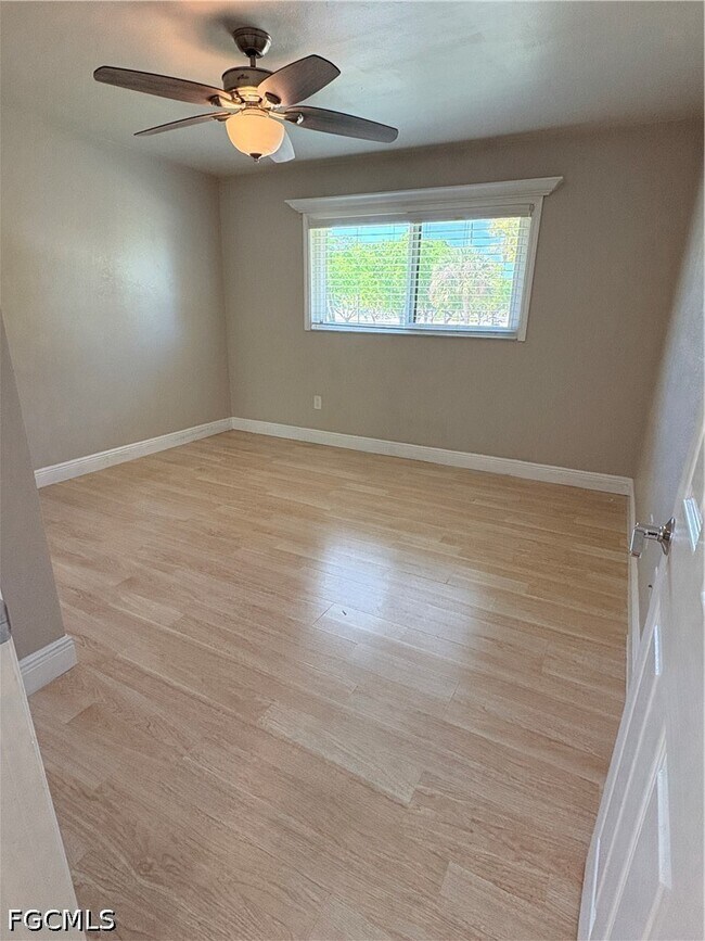 Building Photo - 2510 SE 16th Pl