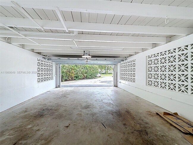 Building Photo - 4330 SW 7th St