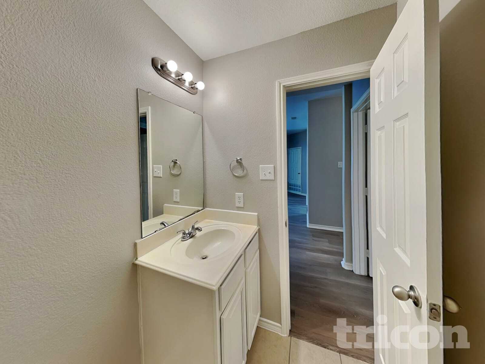 Building Photo - 408 Foliage Cir