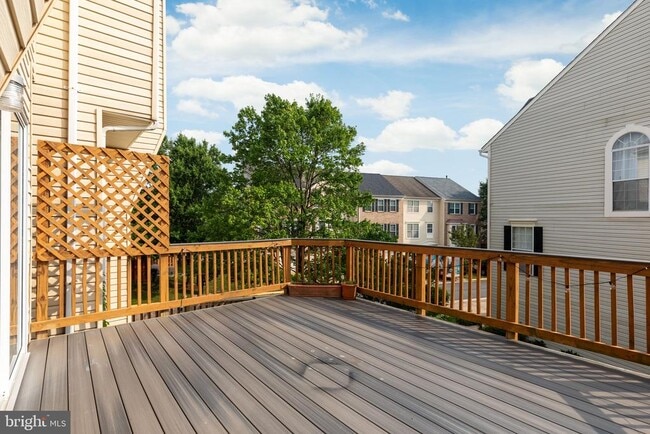 Building Photo - 2471 Clover Field Cir