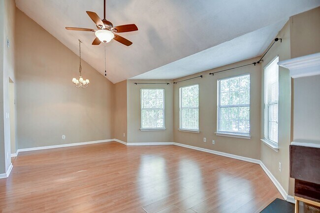 Building Photo - FOR RENT PRINCESS ANNE GARDENS!!