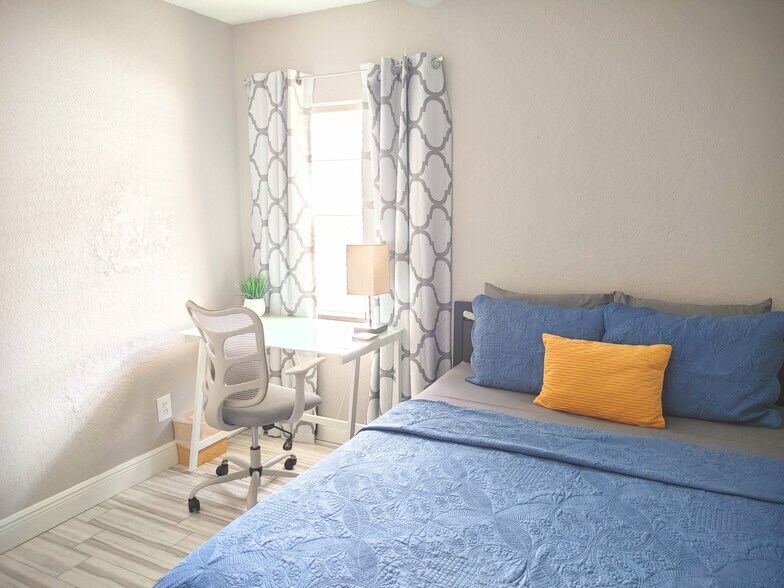 Building Photo - 5830 Camellia Dr