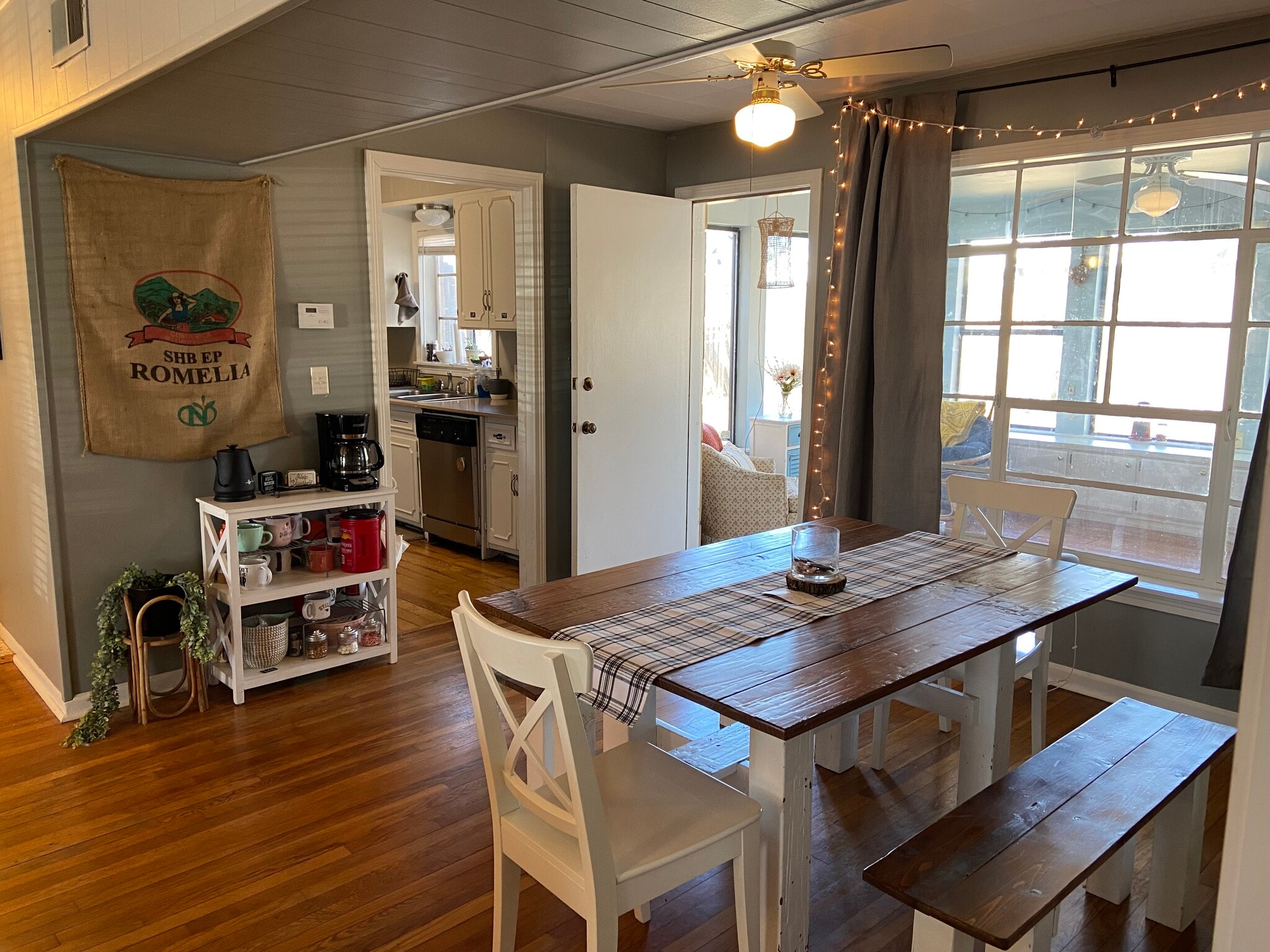 dinning - 1816 W Arrowhead Plz