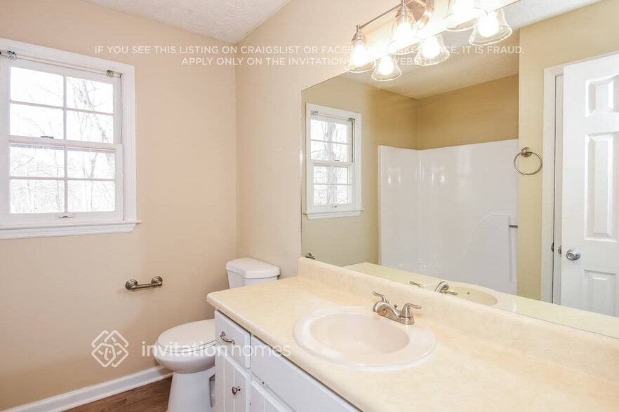 Building Photo - 1571 Larkwood Dr