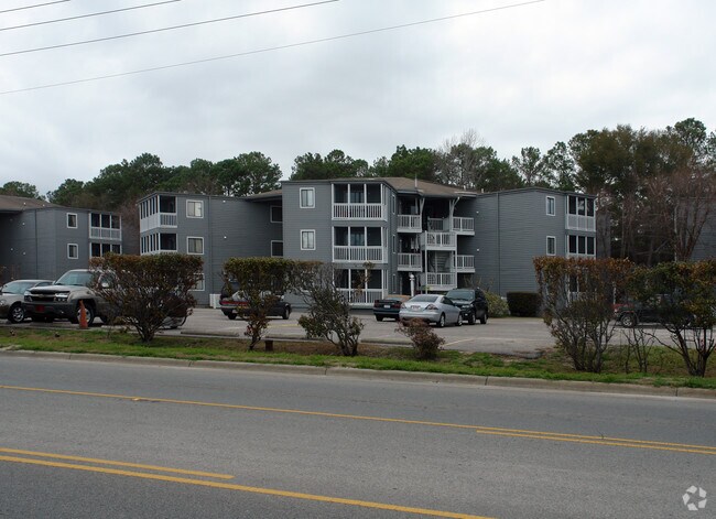 Primary Photo - 10166-10174 Beach Dr SW
