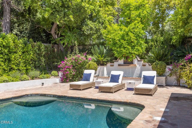 Building Photo - 4435 Encinas Dr