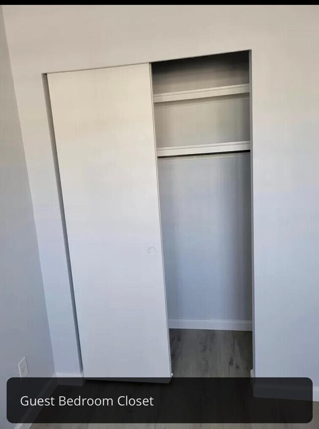 Guest Bedroom Closet - 2429 Ecuadorian Way