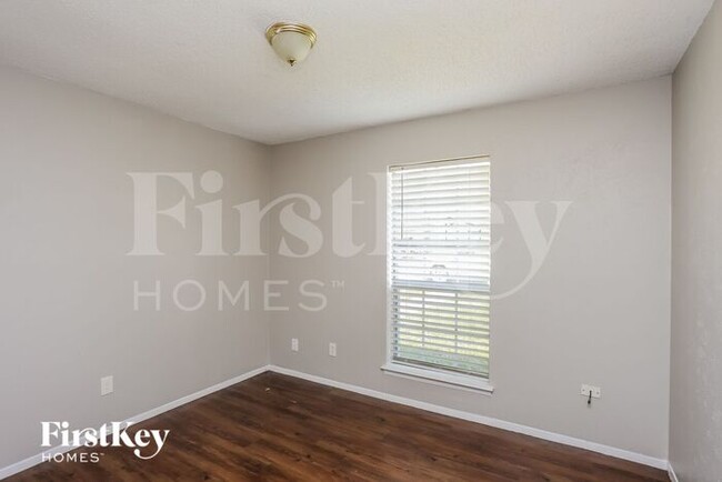 Building Photo - 908 Wandering Way Dr