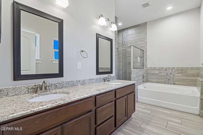 Building Photo - 3380 David Palacio Dr