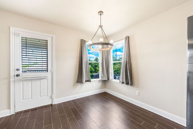 Building Photo - 3 Bedroom/2 Bedroom Highland Farms Subdivi...