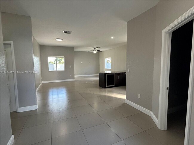 Building Photo - 16124 SW 55th Terrace
