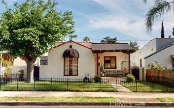 Building Photo - 206 W Mountain View Ave