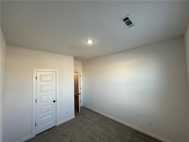 Building Photo - 7004 E Sugarloaf St