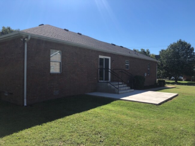 Building Photo - 524 Autumndale Dr