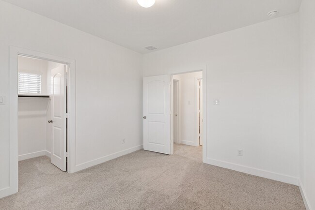 Building Photo - 111 Shining Succulent Dr
