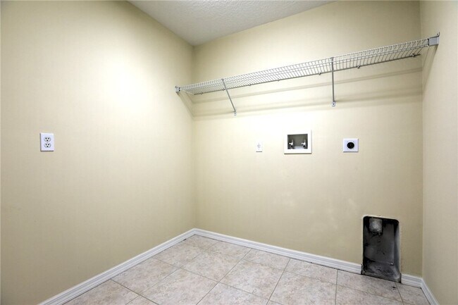 Building Photo - 8626 102nd Ct