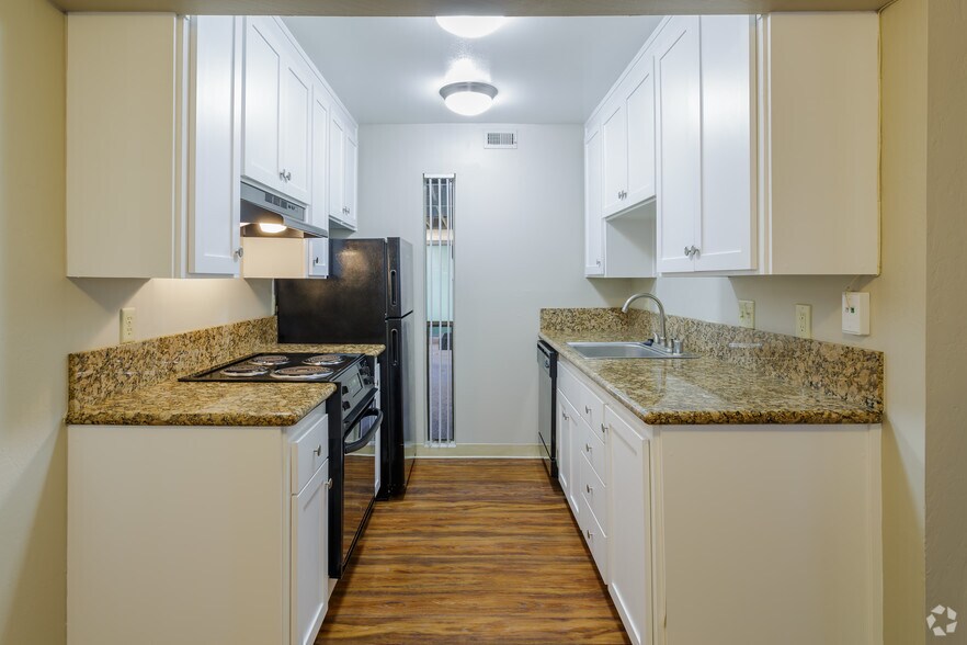 1BR, 1BA - 684 SF Unit A - Ardendale Apartments