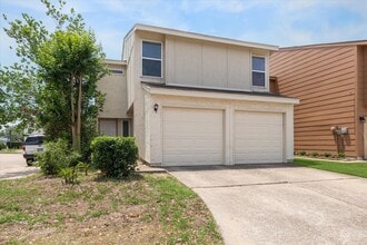 Building Photo - 10311 Richmond Hill Dr