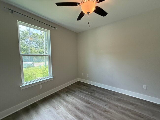 Building Photo - 72 Wolverine Ave