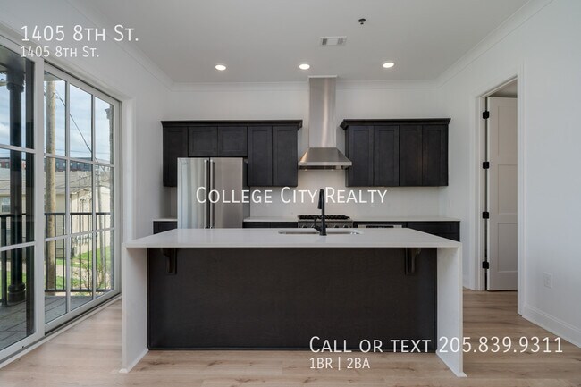 Building Photo - 1405 8th St