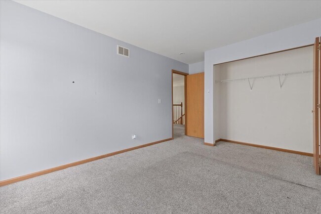Building Photo - 966 Forest View Way
