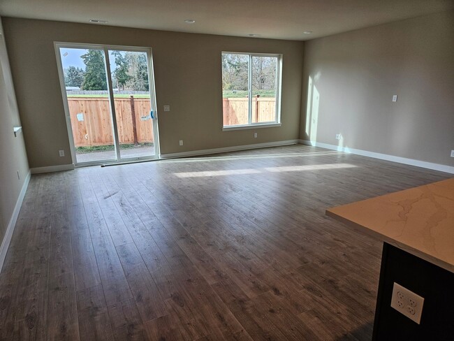 Building Photo - Brand New 4-Bedroom Duplex for Rent in Lacey!