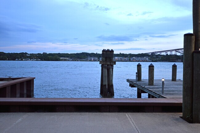 Hudson River - 40 River Rd