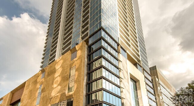 Building Photo - 525 S Church St