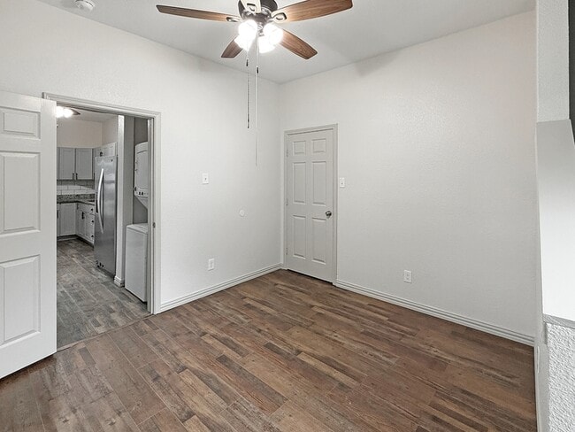 Building Photo - 2424 Mckinley Ave