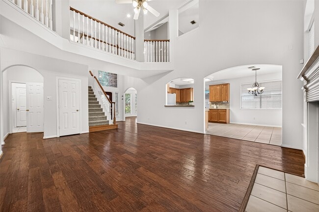 Building Photo - 2710 Five Oaks Dr