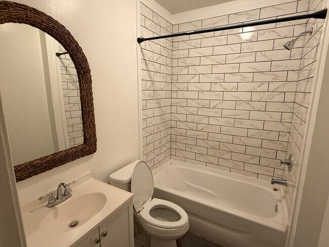 Building Photo - 1111 S Interurban St