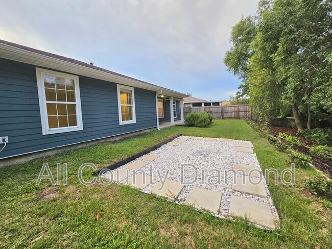 Building Photo - 603 Diamonte Cir