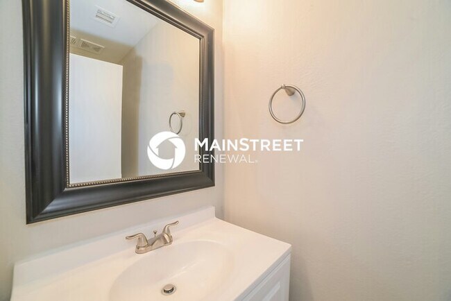 Building Photo - 4 Bedroom Pet-Friendly Home in Peoria, AZ with Main Street Renewal