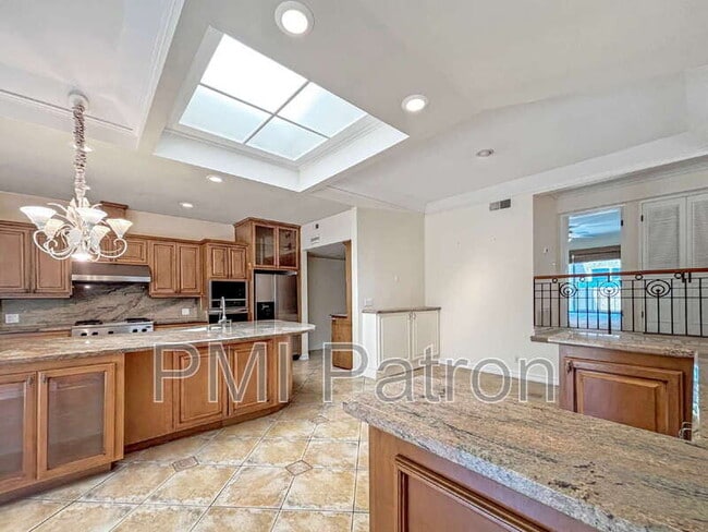 Building Photo - 926 Palo Verde Ave