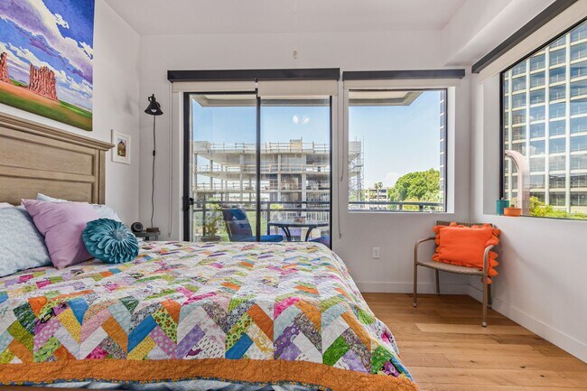 Building Photo - Stunning 2 bedroom with a Den at Edison Midtown!!!  Available June 1st!!!  Like living at a Resor...
