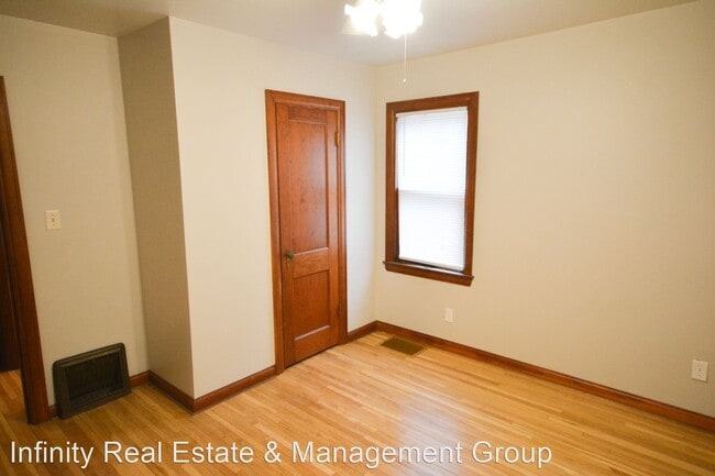 Building Photo - 3 br, 1.5 bath House - 1106 9th Ave SW