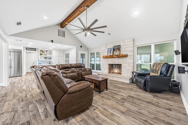 Building Photo - 3705 Castle Dr