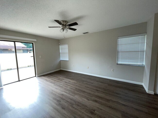 Building Photo - Beautiful 2 Bedroom 2 Bathroom Unit in Wil...