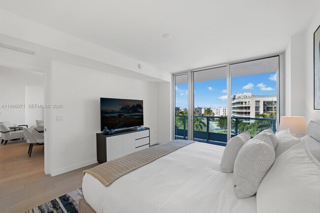 Building Photo - 9221 E Bay Harbor Dr