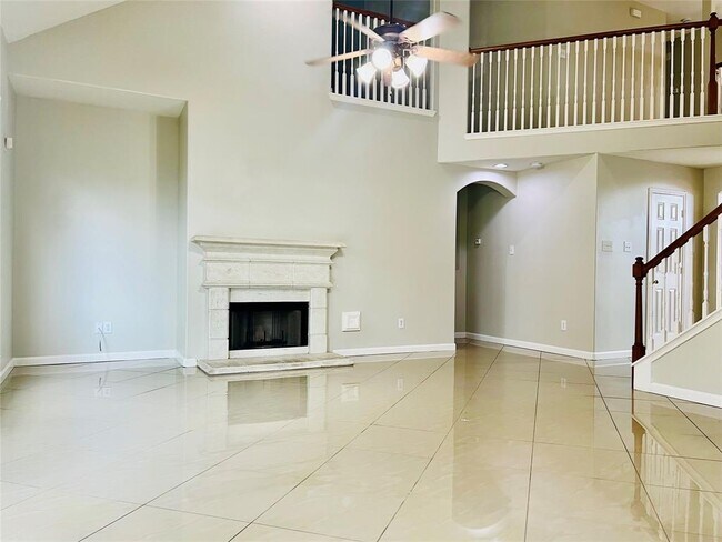 Building Photo - 13715 Branford Greens Dr