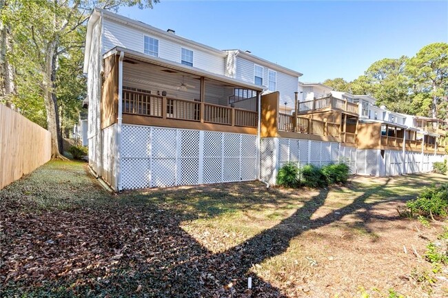 Building Photo - 270 Hillcrest Rd