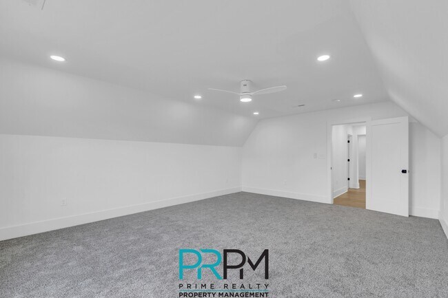 Building Photo - 938 Benchmark Dr
