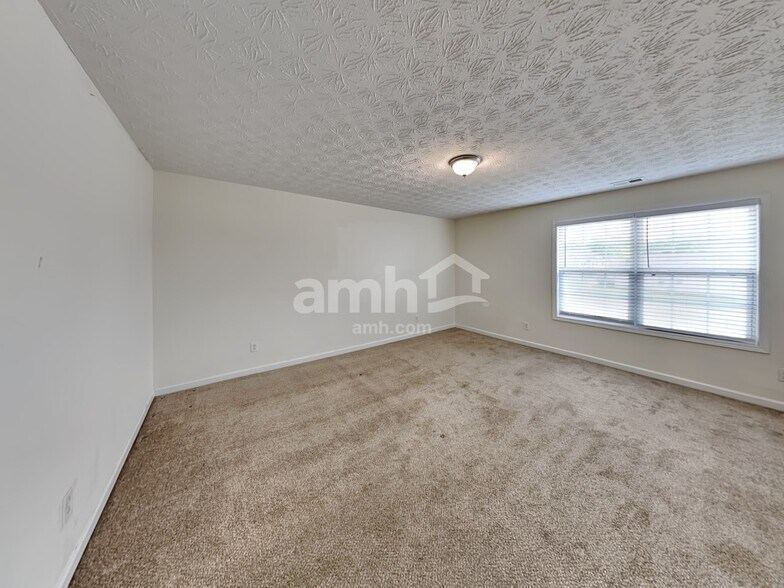 Building Photo - 104 Arbor Creek Way