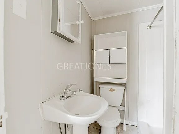 Building Photo - 1235 Roberts St