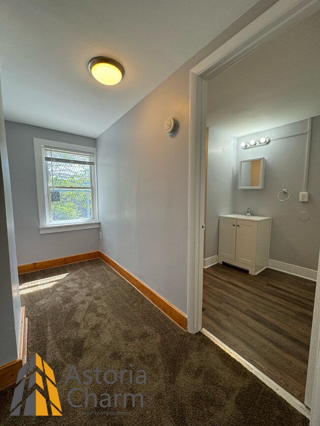 Building Photo - One month free on a 13-month lease or $1,177/month for 13 months with move in by January 31, 2026