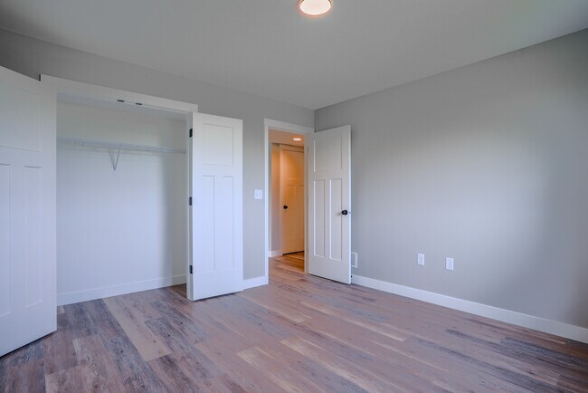 Building Photo - 127 Kinsey St