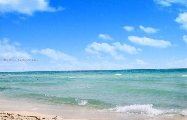 Building Photo - 1331 Lincoln Rd